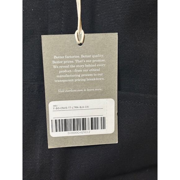 NWT Everlane Bucket Shoulder Bag Black Adjustable Strap Zippered Inside Pocket - Picture 3 of 3